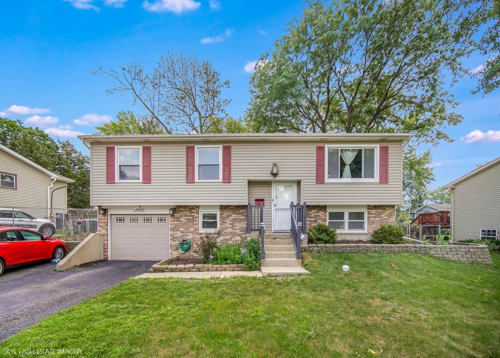2905 Edgewood Parkway, Woodridge