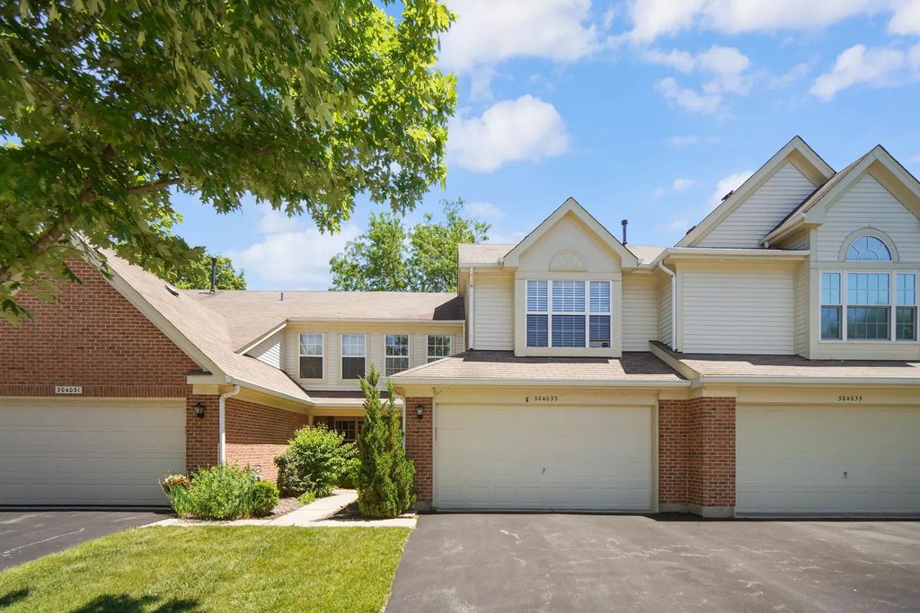 30w033 Princeton Court, Warrenville