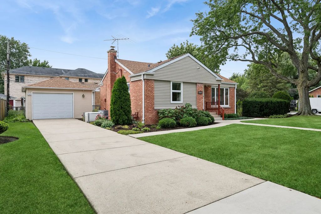 6929 W Madison Street, Niles