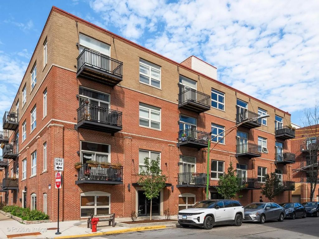 2804 N Oakley Avenue 305, Chicago
