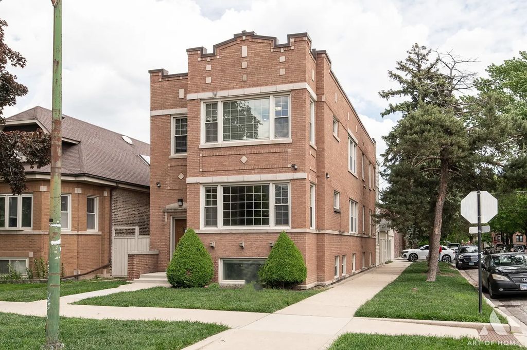 3301 N Kilbourn Avenue 1, Chicago