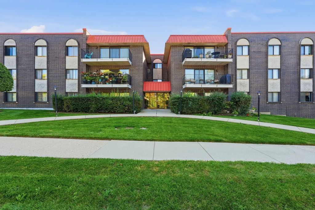 1255 W Prospect Avenue 101, Mount Prospect