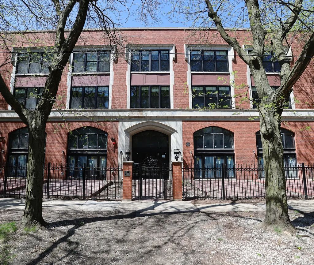4046 N Hermitage Avenue 303, Chicago