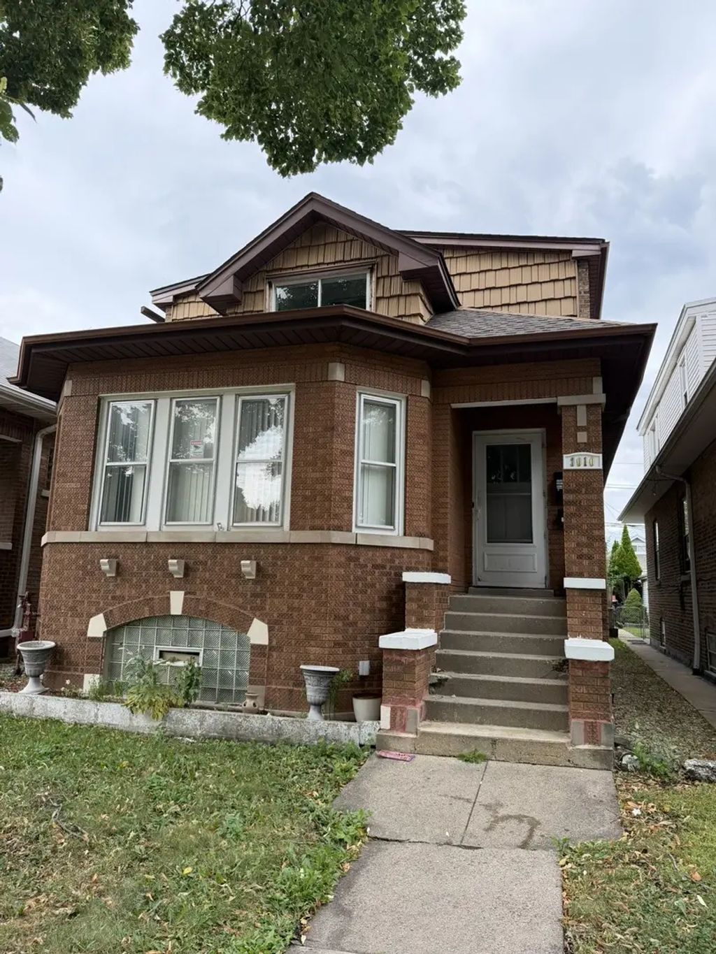 3010 N Linder Avenue, Chicago