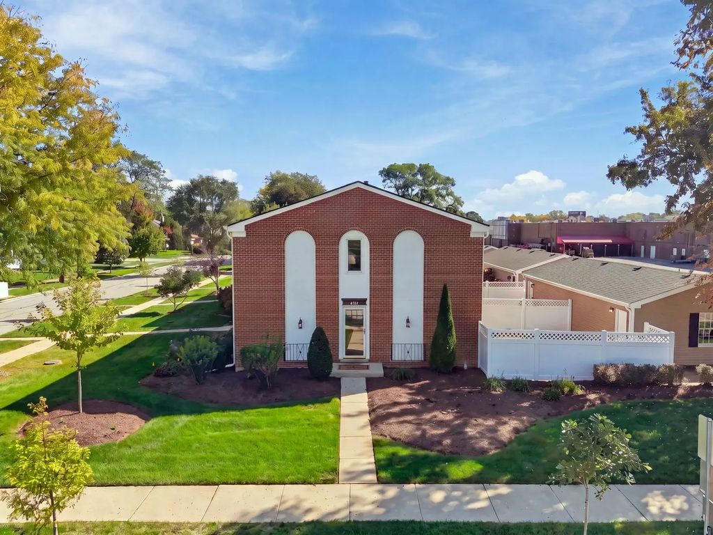 4201 Cumnor Road, Downers Grove