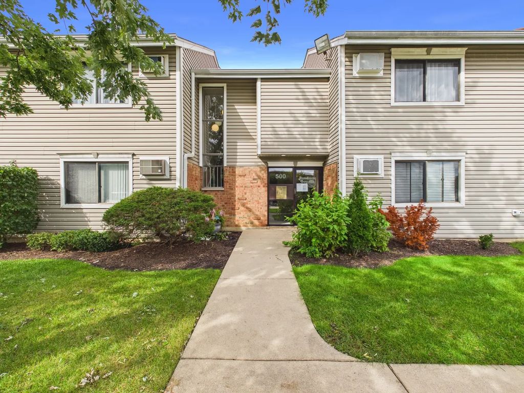 500 Bayside Drive 6, Palatine