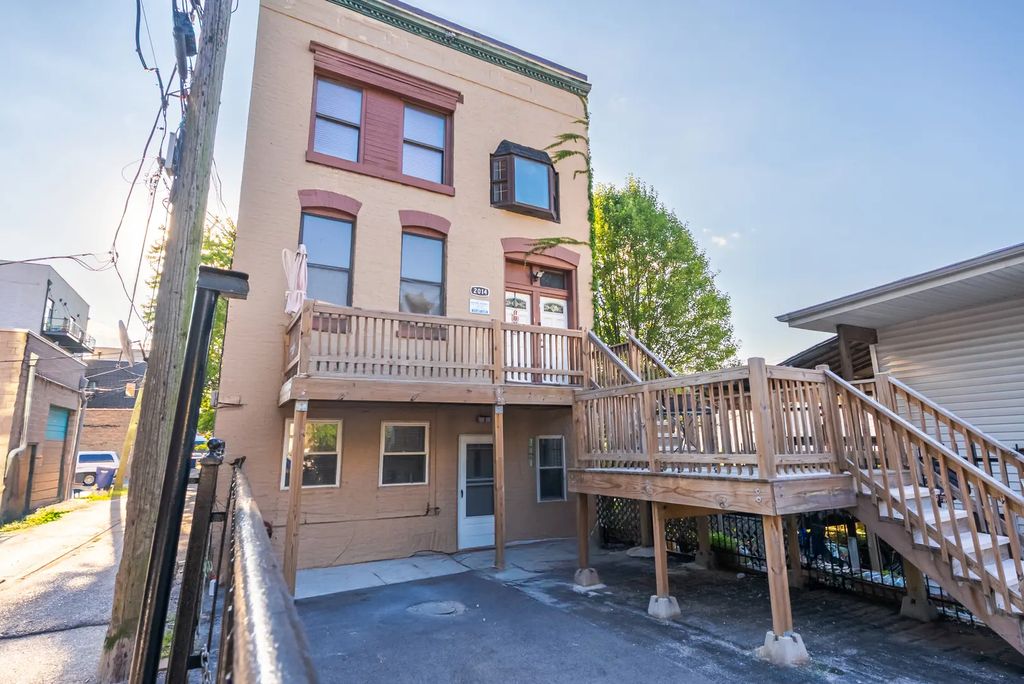 2014 N Whipple Street, Chicago