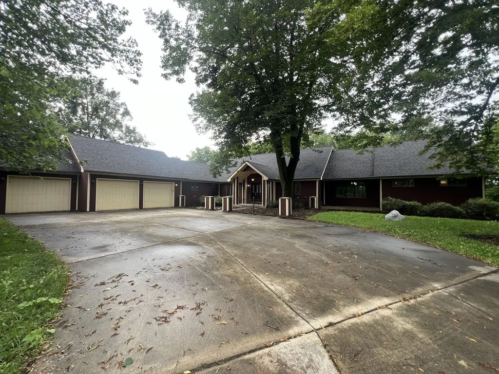 24535 W Woodridge Way, Joliet