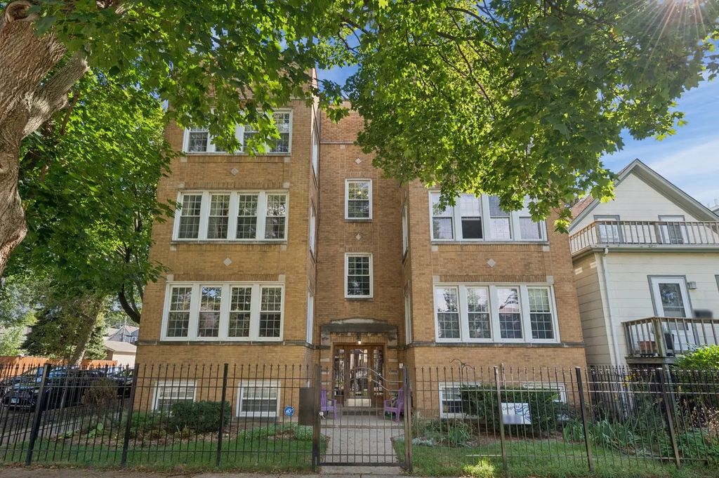 5125 N Claremont Avenue 3s, Chicago
