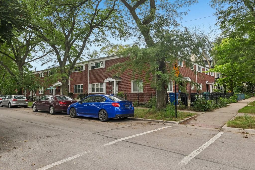 6306 N Hermitage Avenue E, Chicago