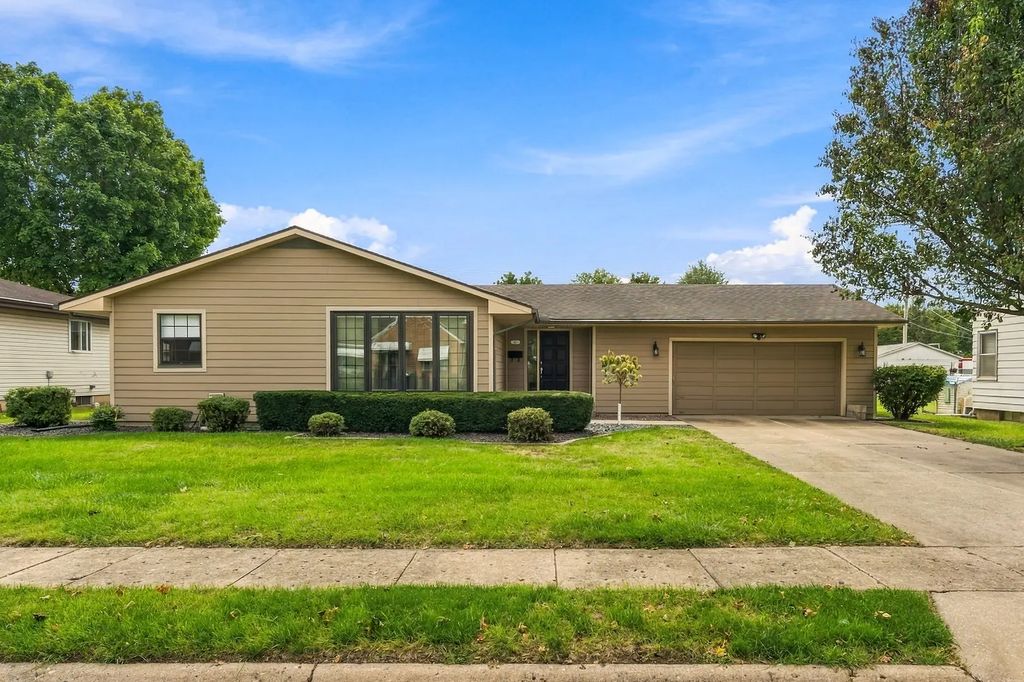 327 W Porter Street, Oglesby