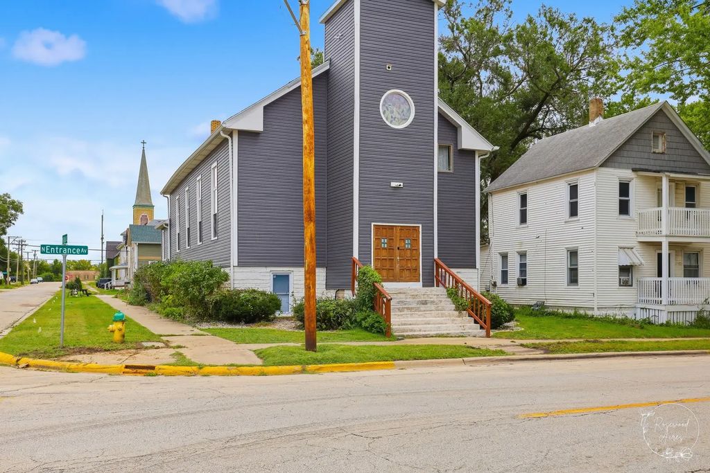 194 N Entrance Avenue, Kankakee