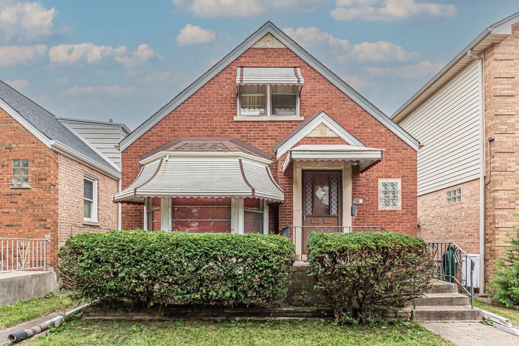 5219 N Marmora Avenue, Chicago