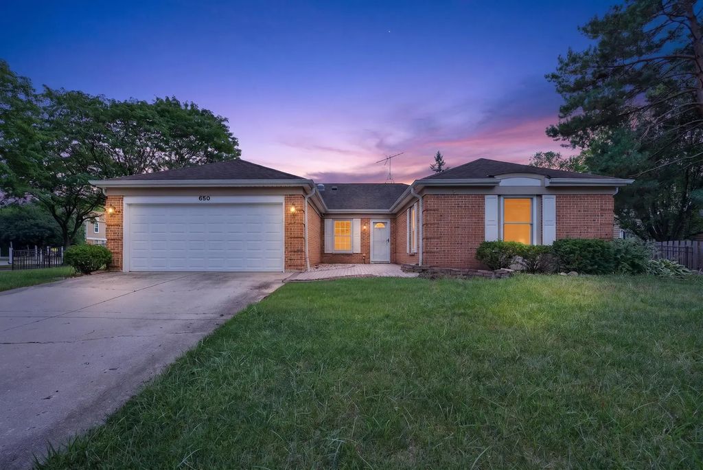 650 Wainsford Drive, Hoffman Estates