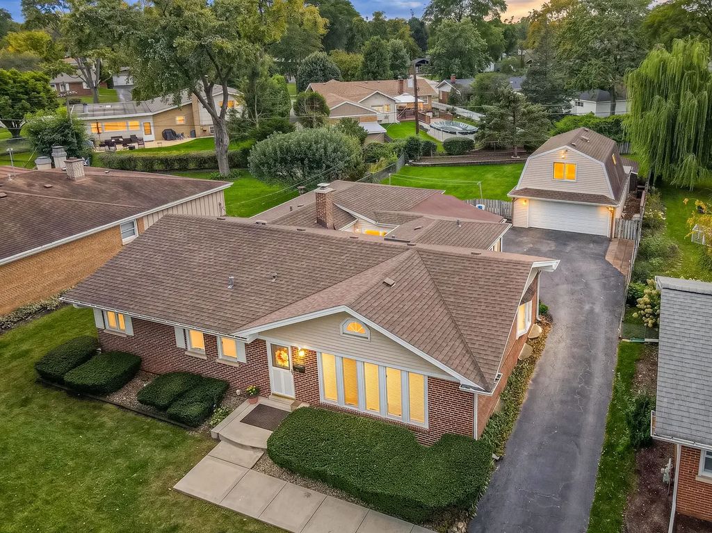 412 Catalpa Avenue, Itasca