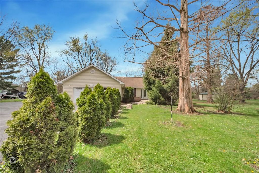 23336 S Kings Road, Steger