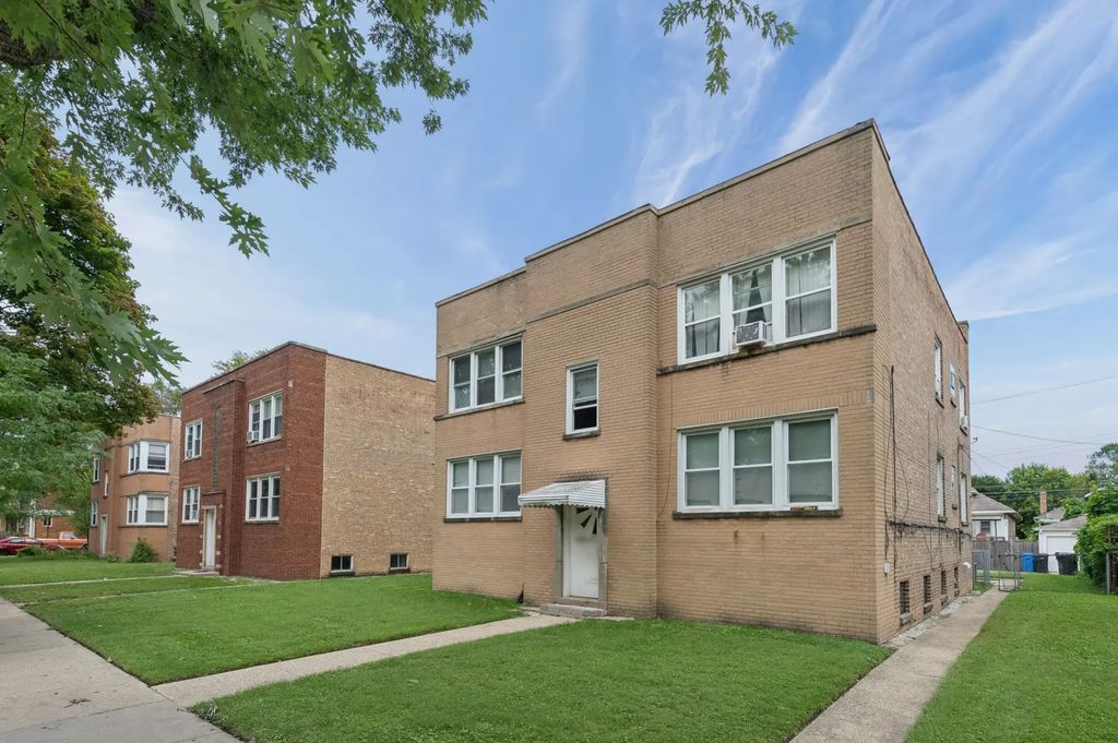 6547 N California Avenue 2n, Chicago