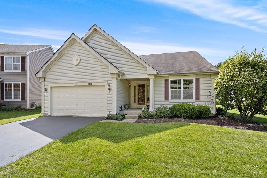 1352 Evergreen Lane, Pingree Grove