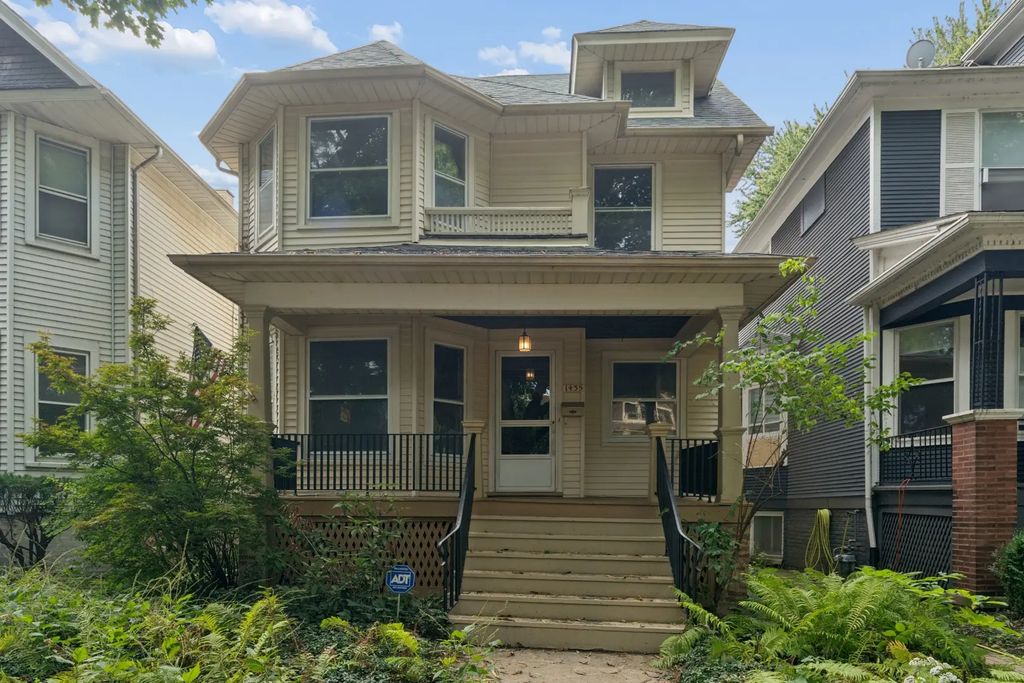 1435 W Glenlake Avenue, Chicago