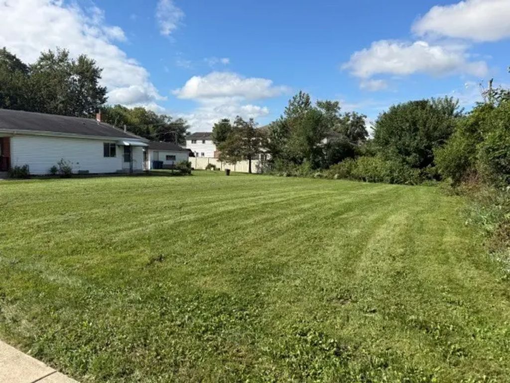 832 N Van Auken Street, Elmhurst