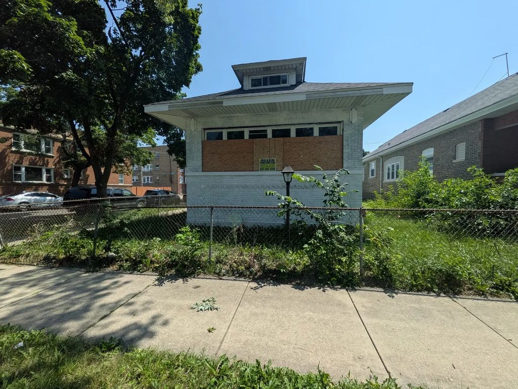 8001 S Laflin Street, Chicago