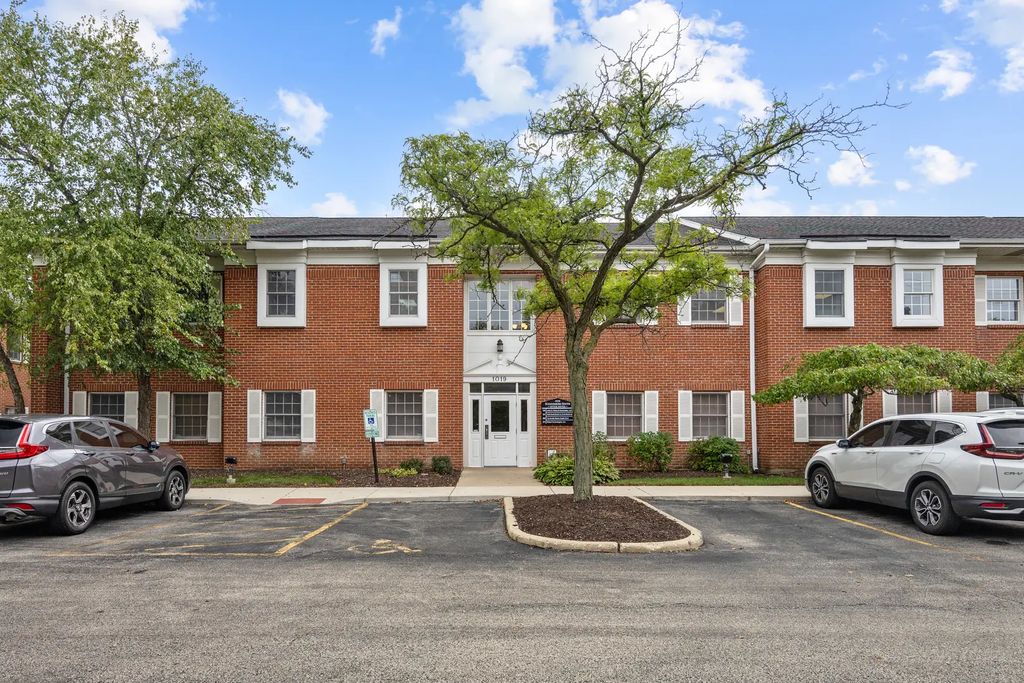 1025 W Wise Road 6a, Schaumburg