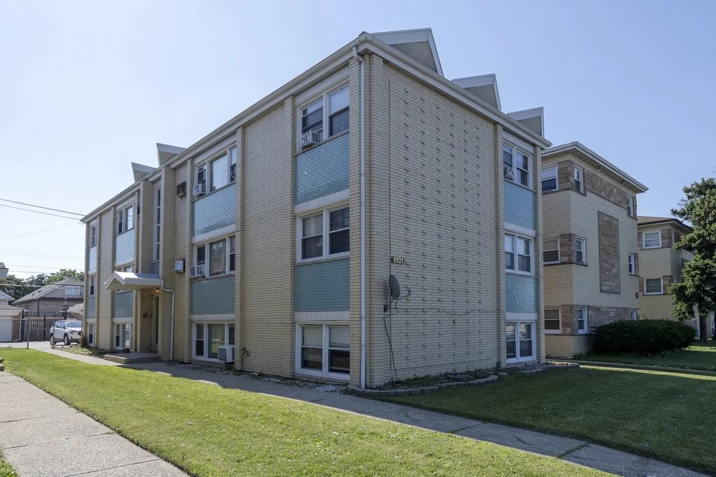 1921 S Harlem Avenue, Berwyn