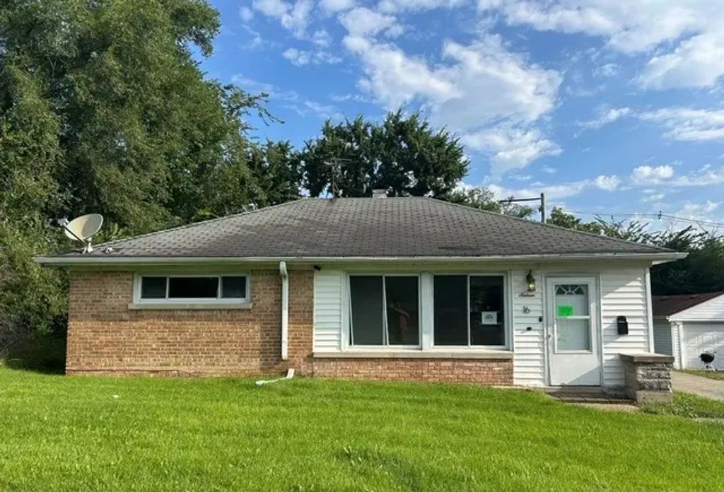 16 Sauk Trail, Park Forest