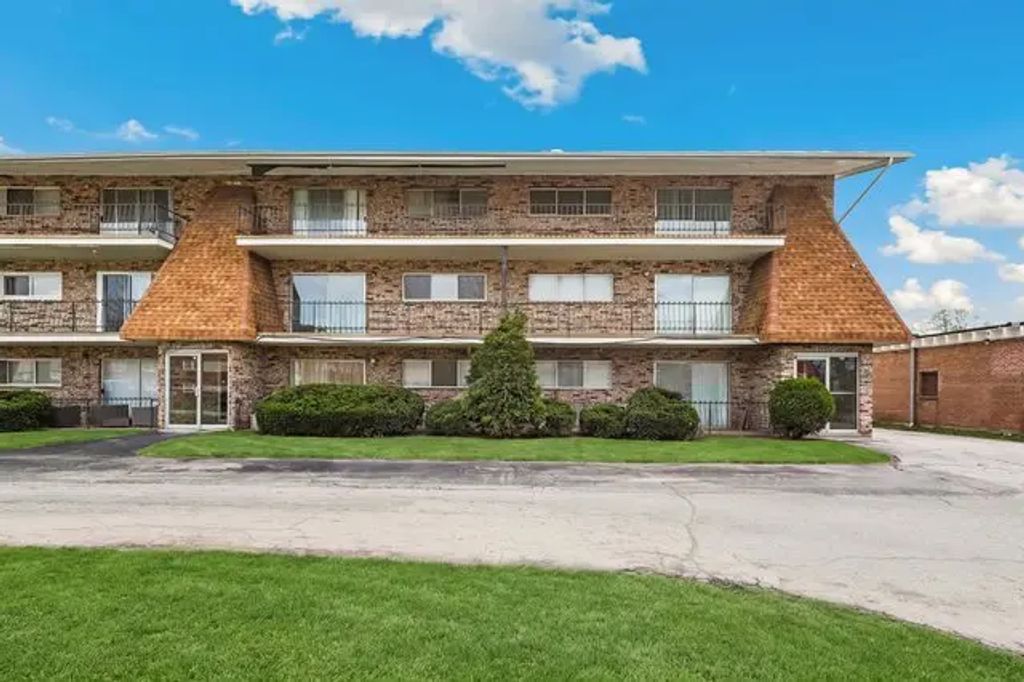 15335 Martin Luther King Jr Drive 21, Dolton