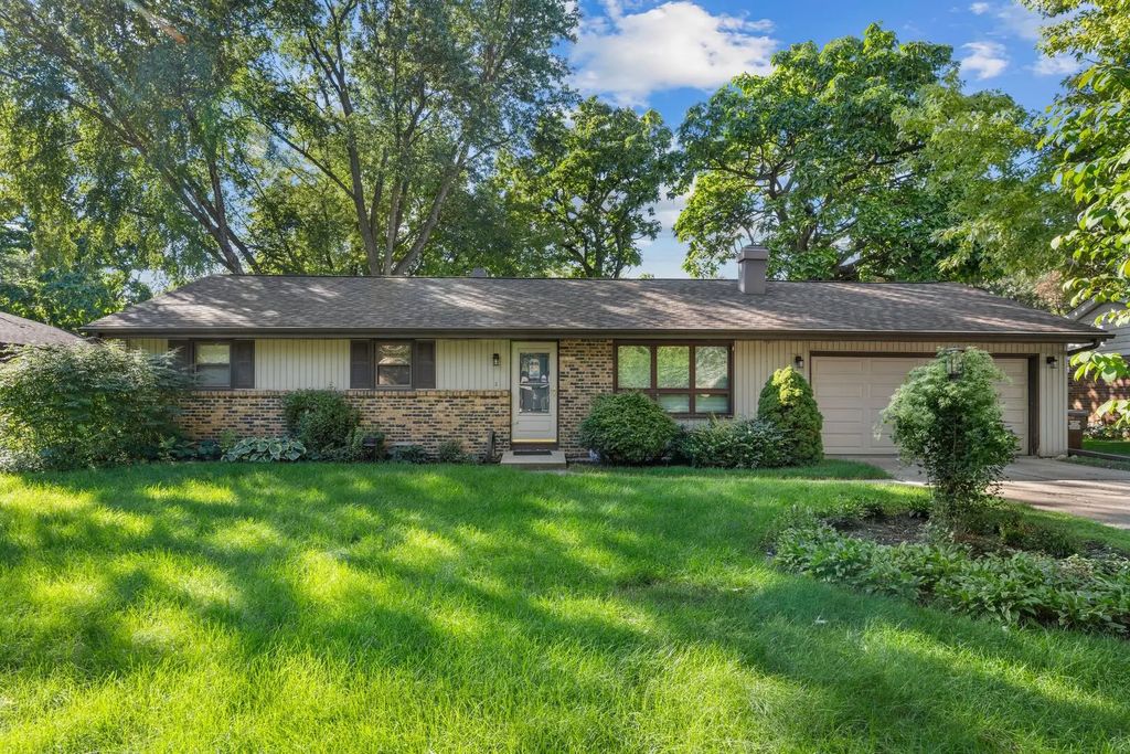 4555 Cinnamon Court, Rockford