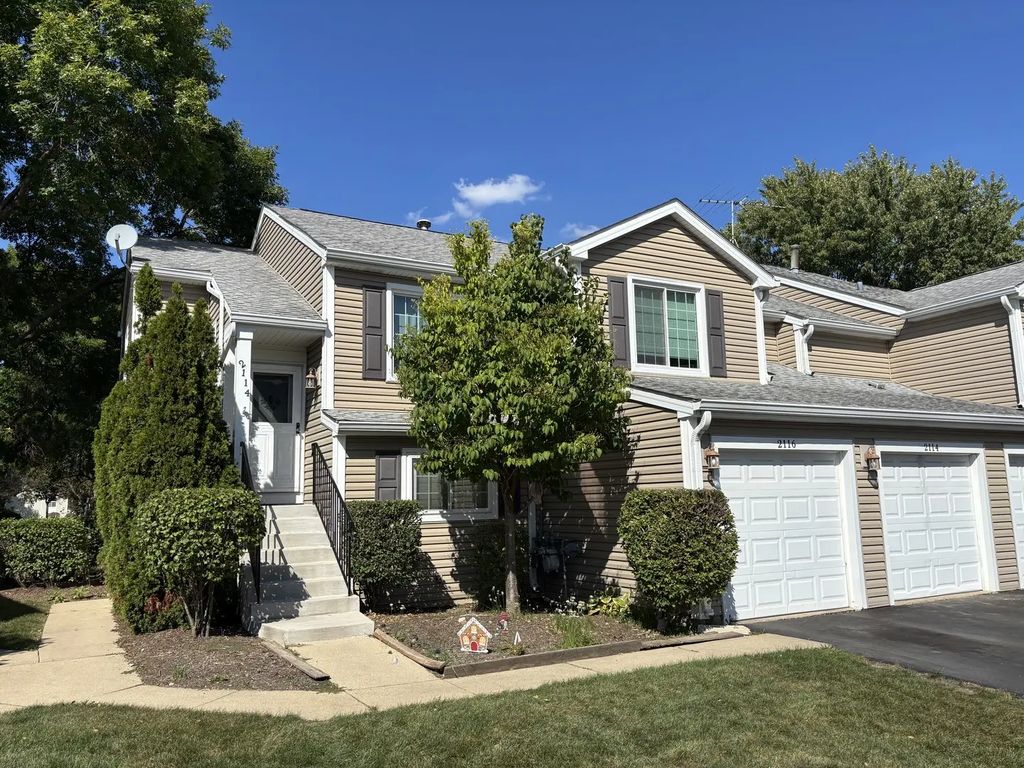 2114 Southwind Circle 7-3, Schaumburg