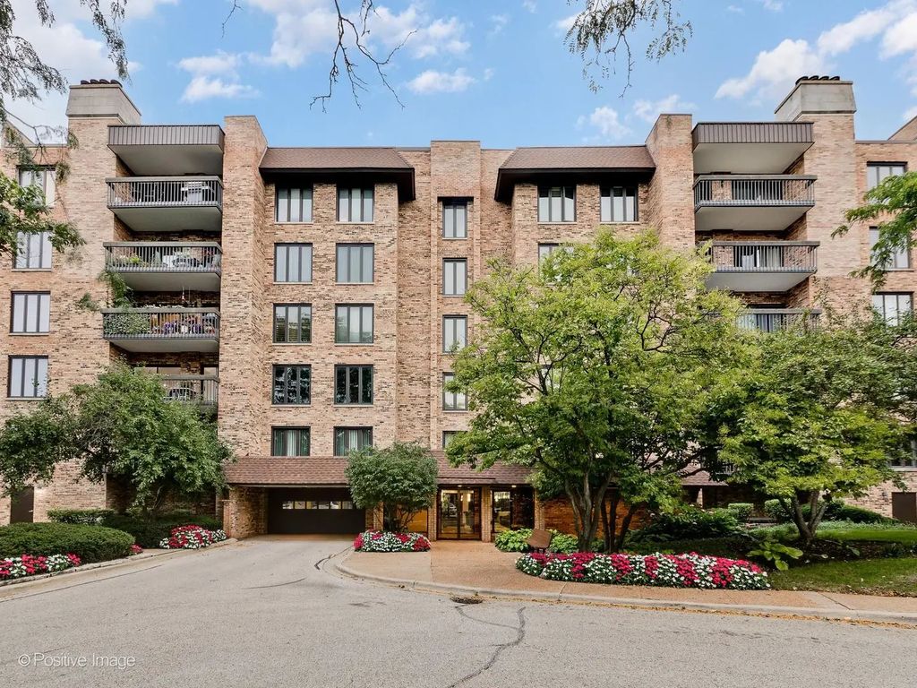 3860 Mission Hills Road 217, Northbrook