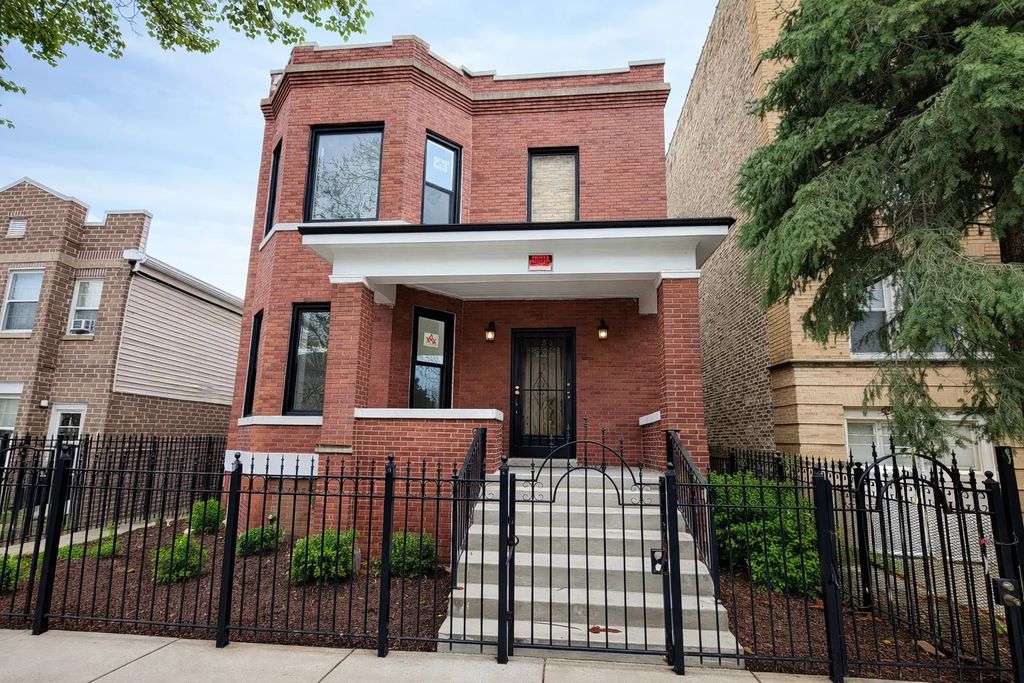 3340 W Evergreen Avenue 2r, Chicago