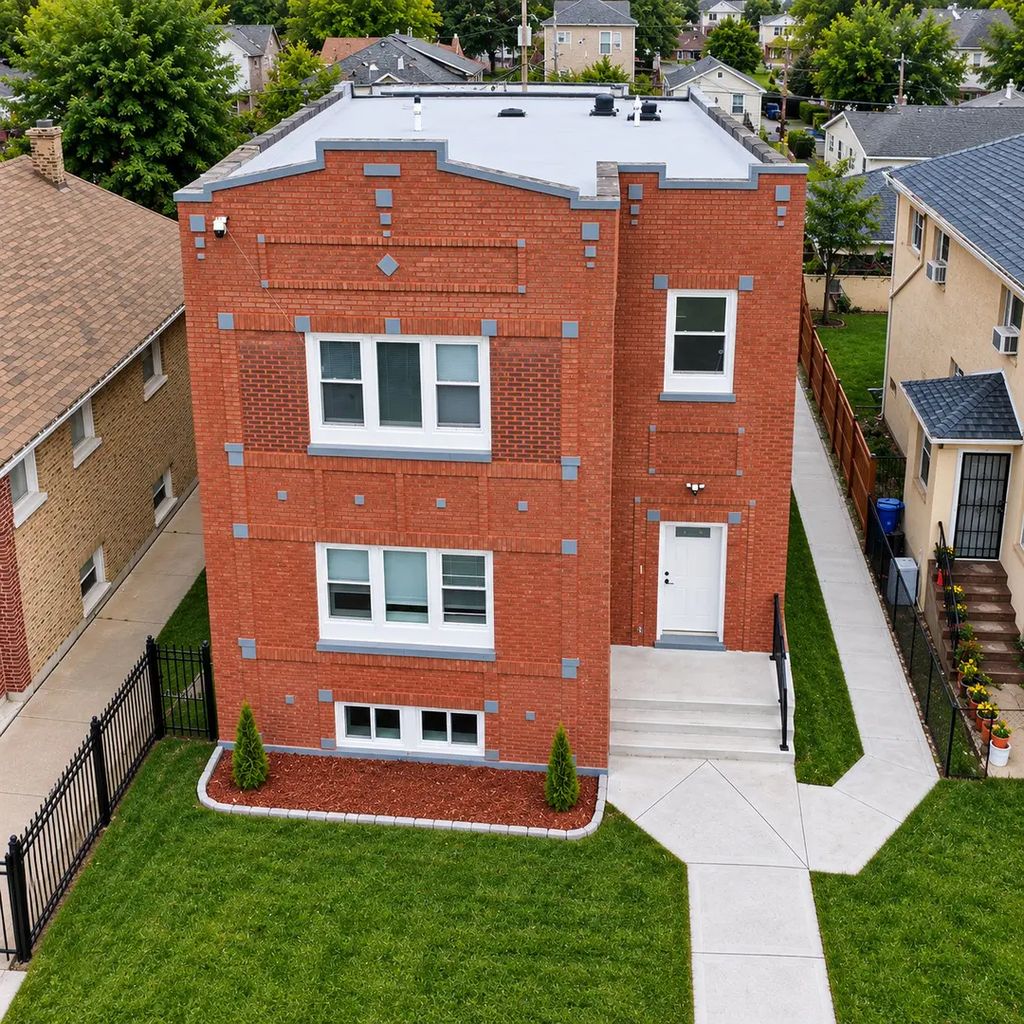1015 N Laramie Avenue, Chicago
