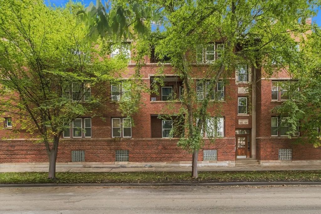 3618 W Ainslie Street 1w, Chicago