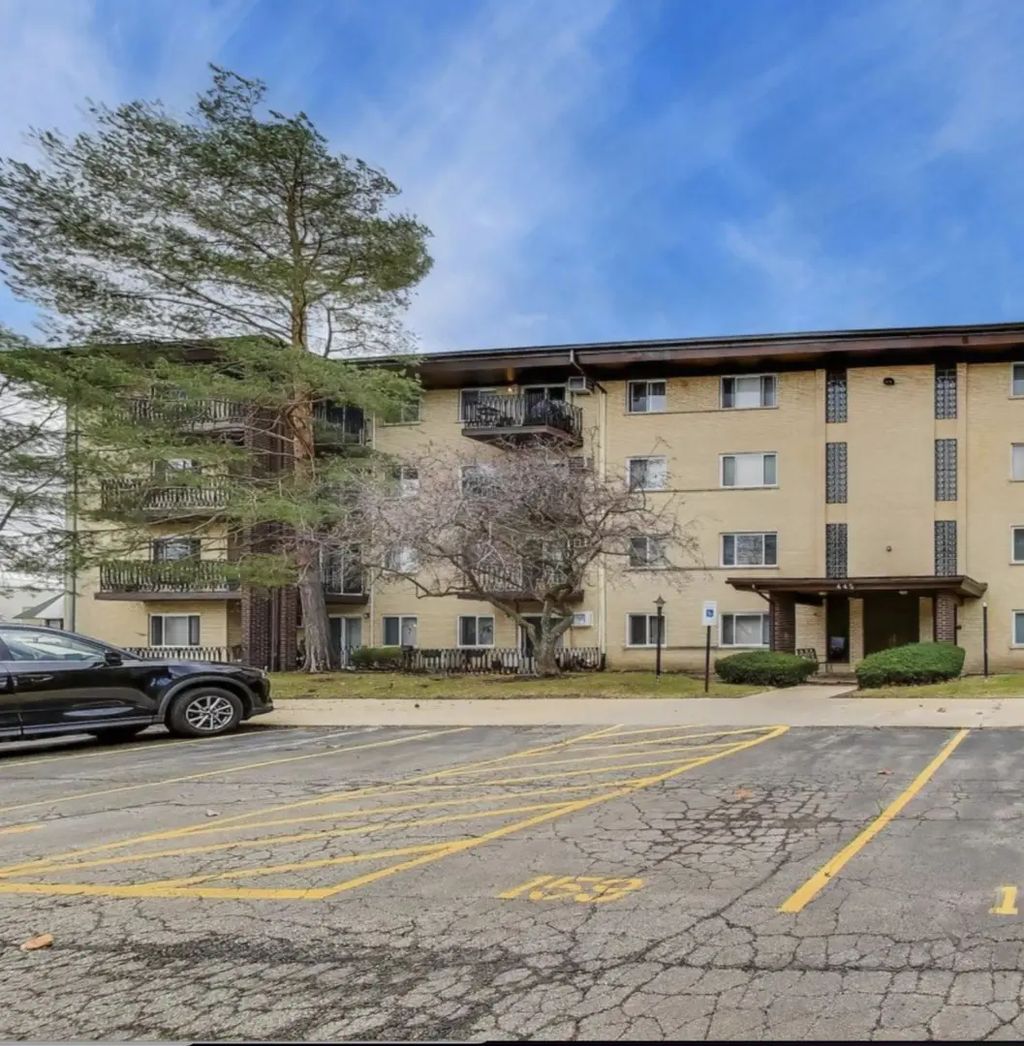 445 S Cleveland Avenue 204, Arlington Heights