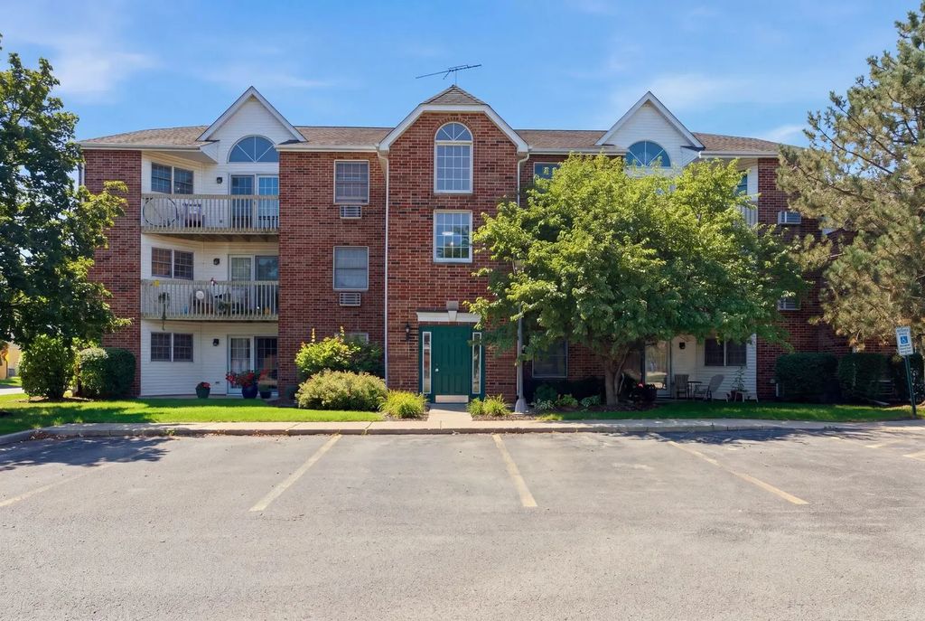 511 Leah Lane 2c, Woodstock