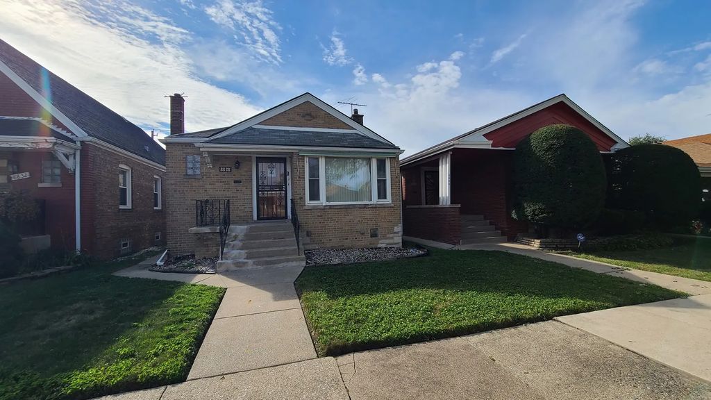 8828 S Ridgeland Avenue, Chicago