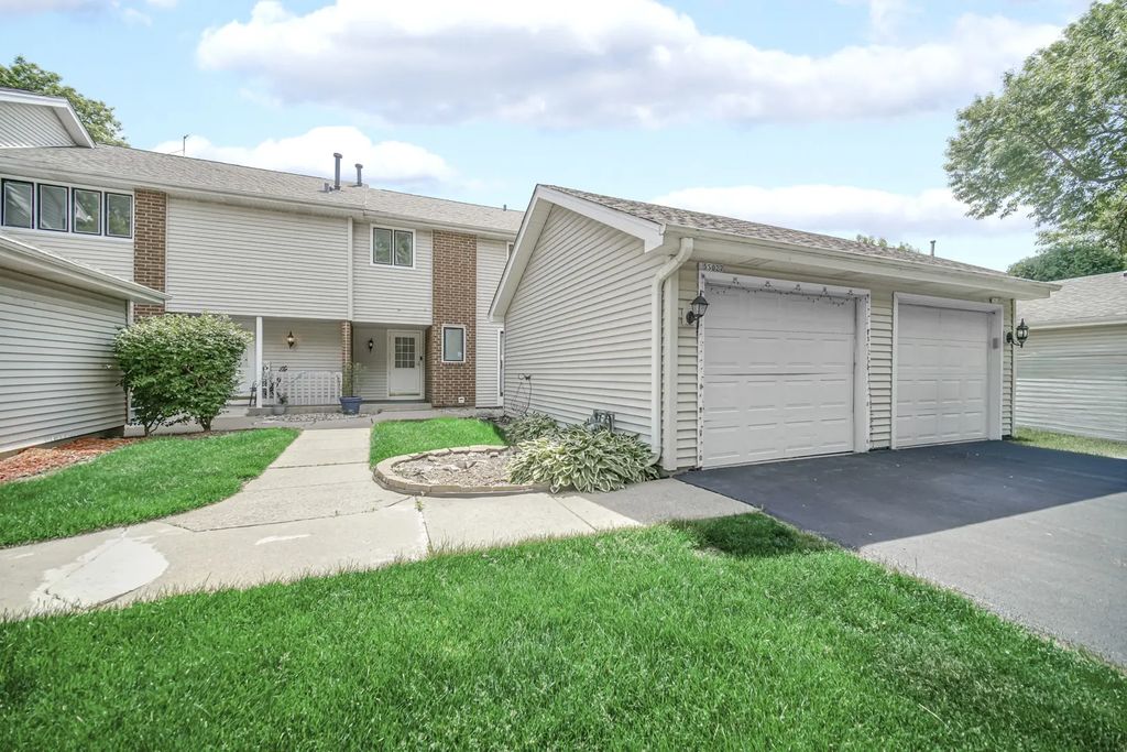 5s027 Pebble Beach Court, Naperville