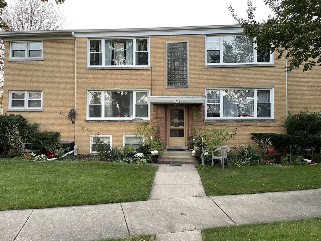 5712 W Higgins Avenue Garden, Chicago