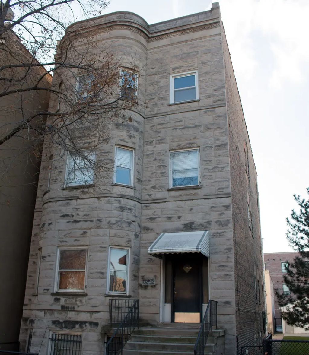 3252 S Princeton Avenue 3, Chicago