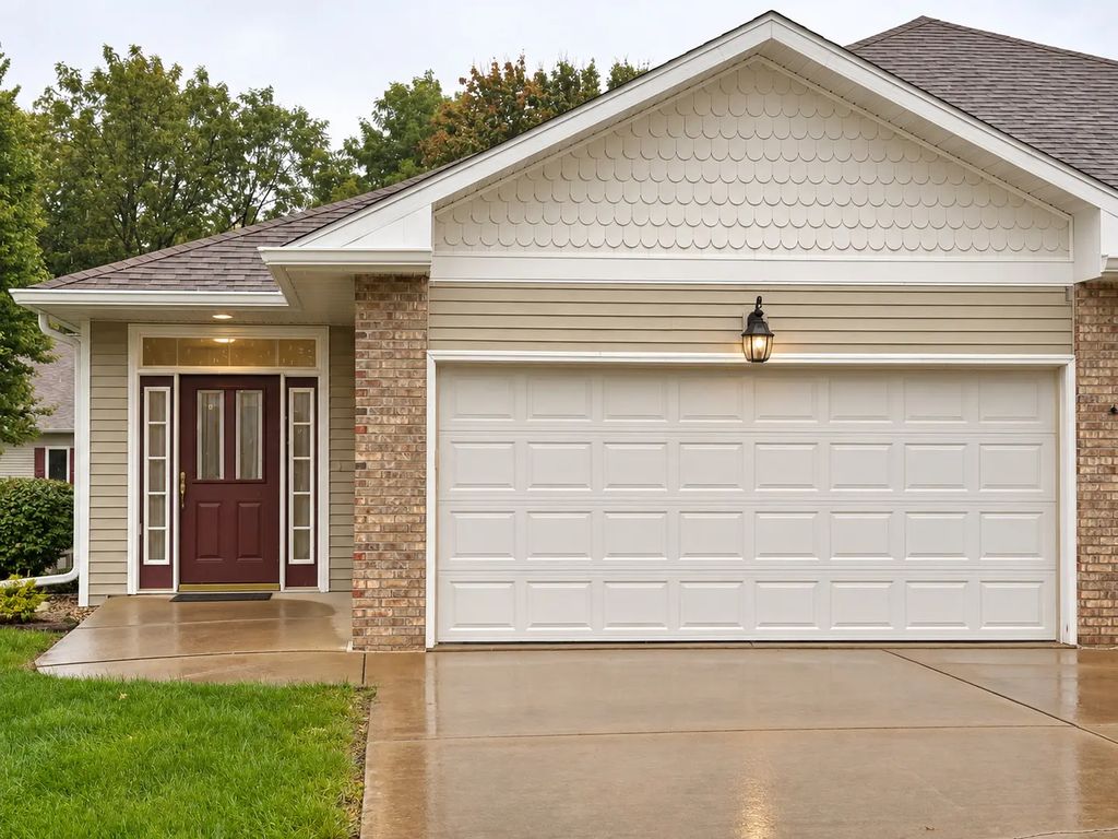 313 Bryant Circle Drive 313, Princeton