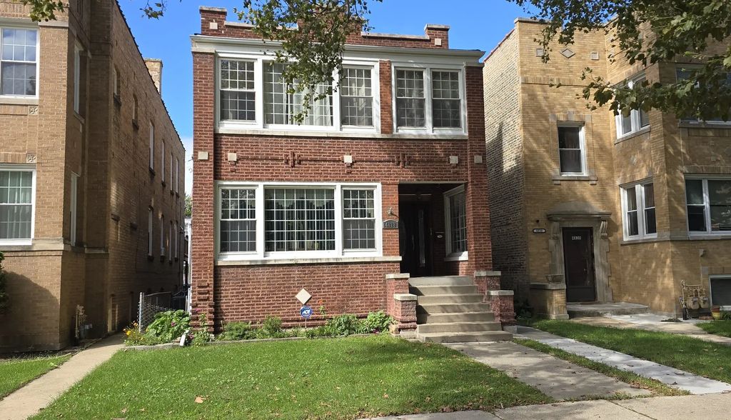 4828 N Karlov Avenue, Chicago