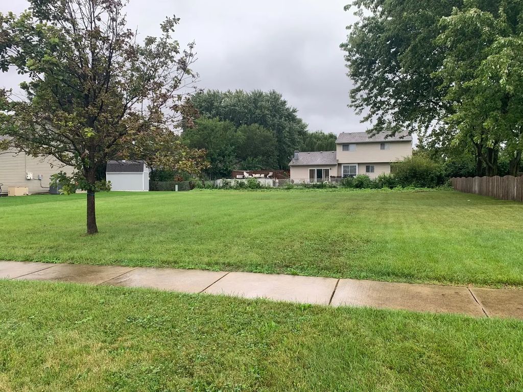 84 W Lynn Street, South Elgin