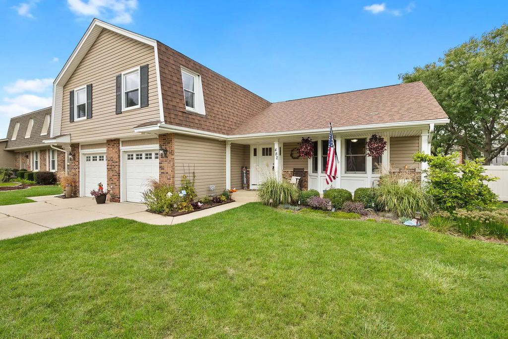 482 Franklin Lane, Elk Grove Village