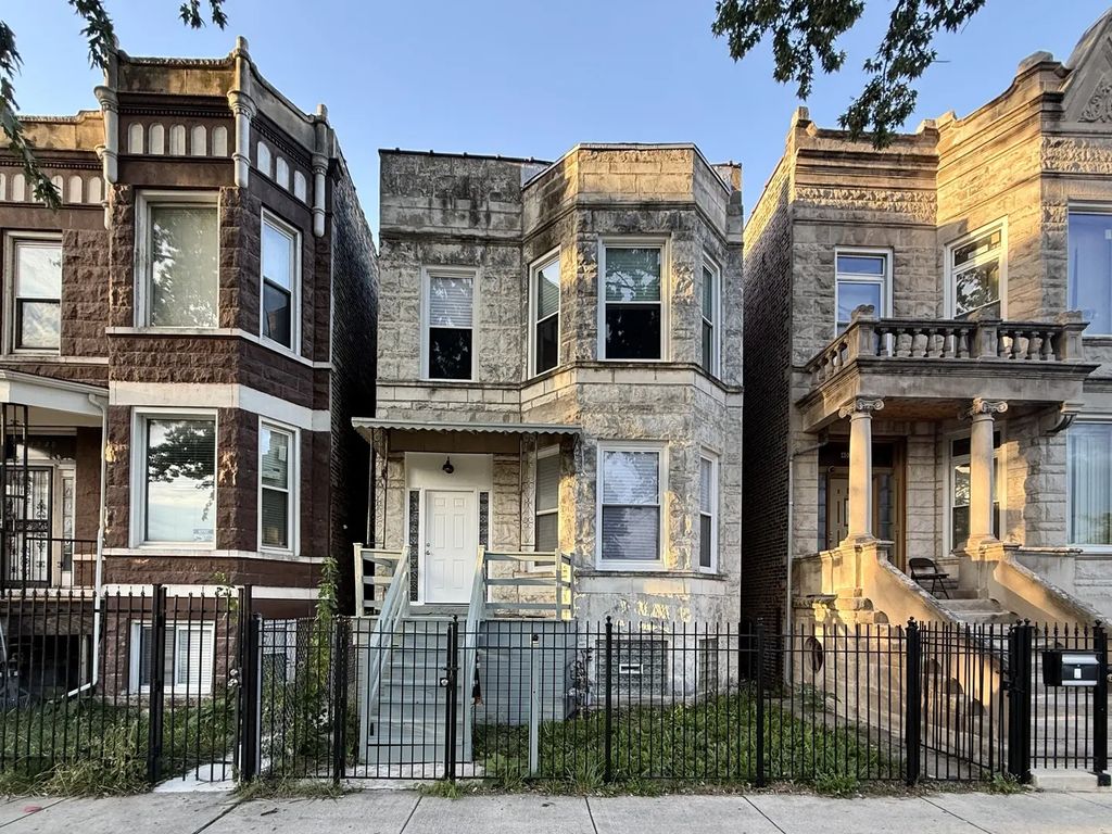 4038 W Congress Parkway, Chicago