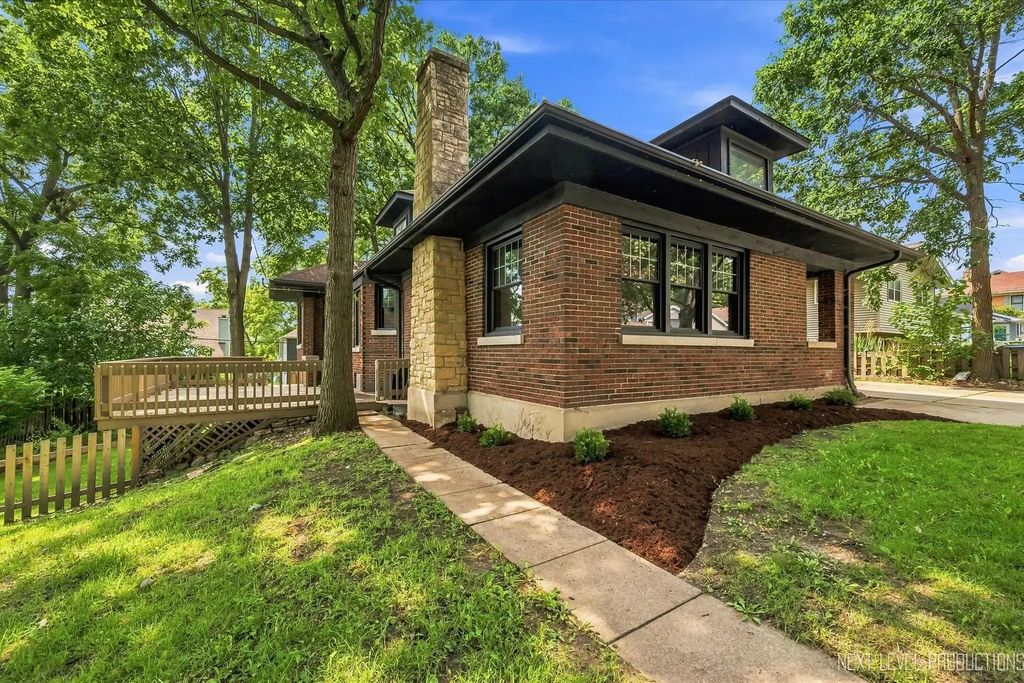 609 S 5th Avenue, St. Charles