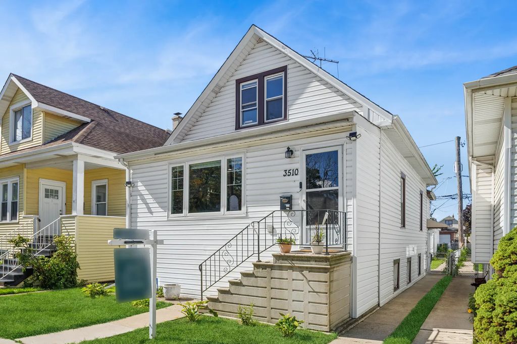 3510 N Narragansett Avenue, Chicago