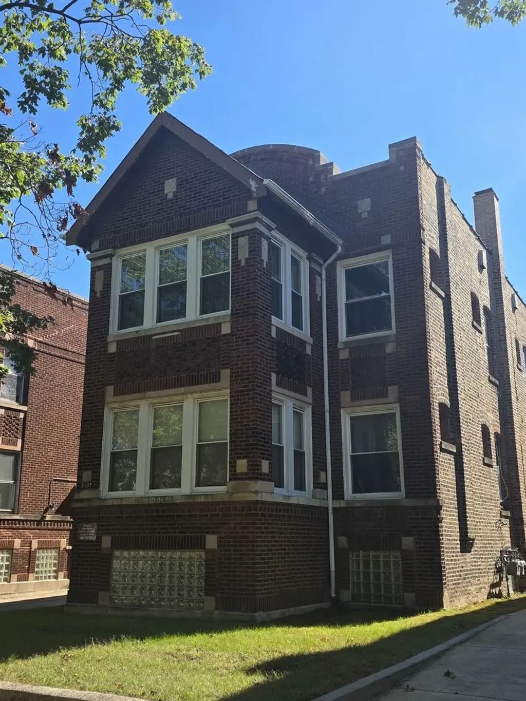 2107 E 72nd Place, Chicago
