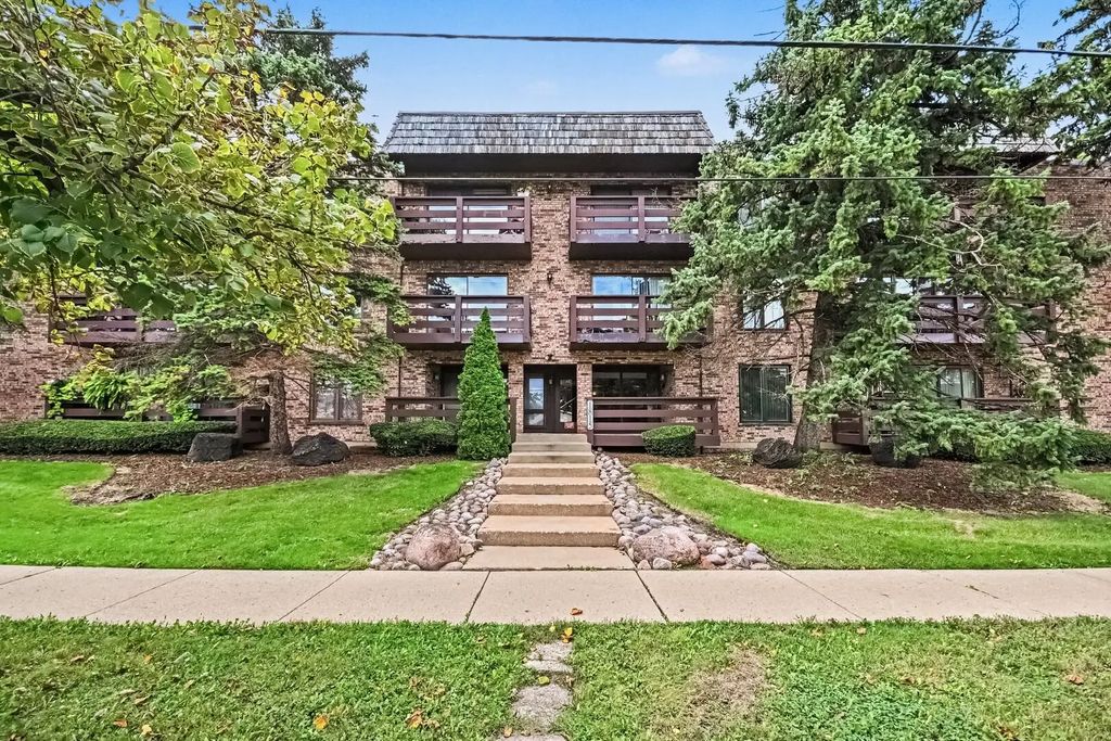 1815 Oakton Street 1a, Park Ridge